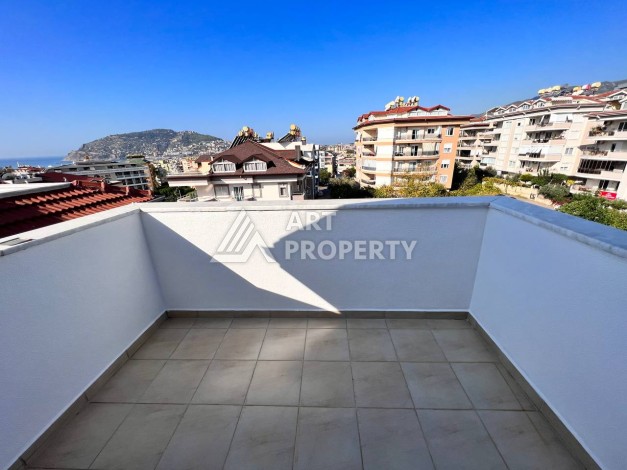 Уютный дуплекс 4+1 с видом на море и замок в центре Алании - Ракурс 30