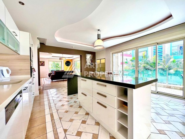 Шикарная квартира 4+1  у моря возле самого знаменитого пляжа Клеопатра - Ракурс 33