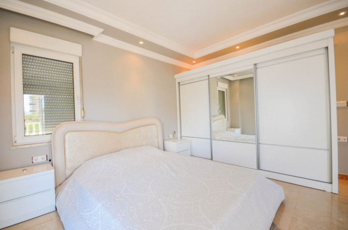 Двухэтажная вилла с панорамным видом на Средиземное море, в районе Махмутлар, Алания, 285 м2 - Ракурс 8