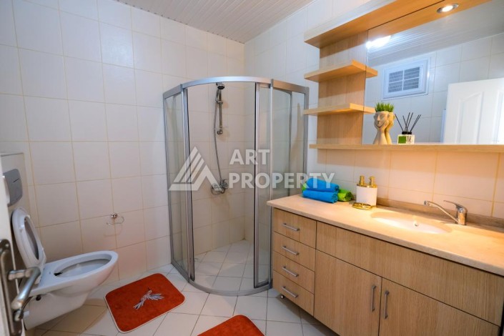 Квартира 2+1 с потрясающим видом на море и крепость в районе Тосмур - Ракурс 22