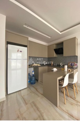 Уютная квартира планировки 1+1 в элитном районе Каргыджак - Ракурс 5