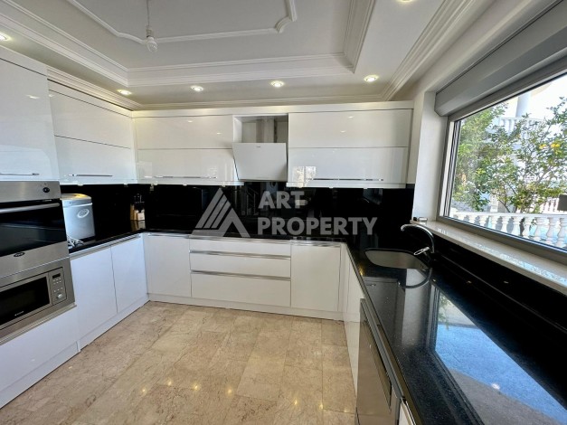 Вилла в районе Каргыджак с видом на море - Ракурс 10