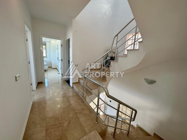 Вилла в районе Каргыджак с видом на море - Ракурс 11