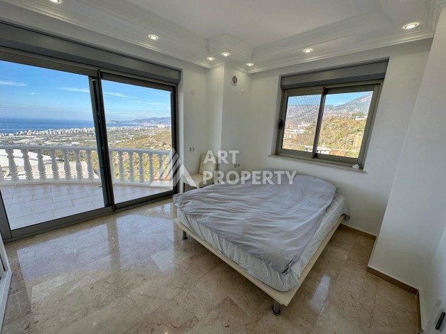 Вилла в районе Каргыджак с видом на море - Ракурс 16