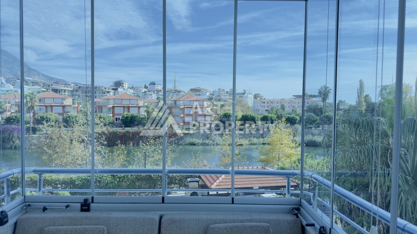 Просторная квартира 3+1 , 165 кв.м на первой береговой линии моря в районе Тосмур - Ракурс 2