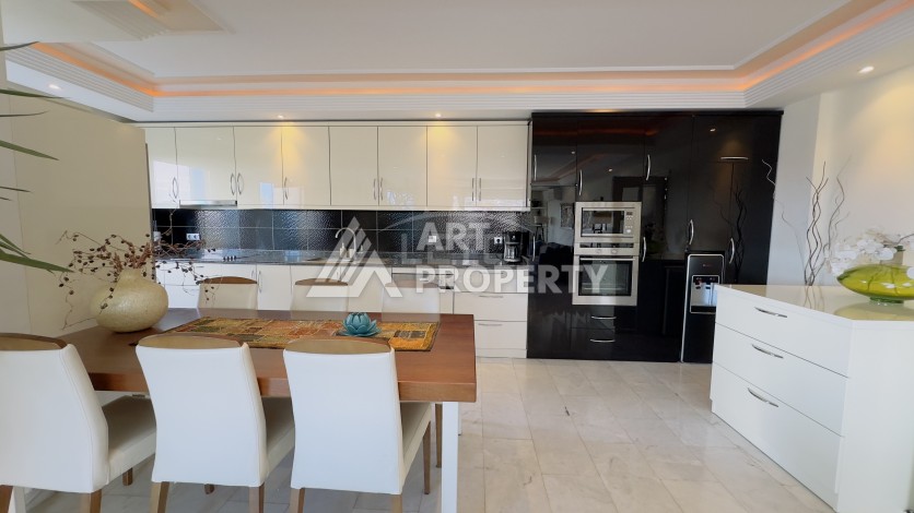 Просторная квартира 3+1 , 165 кв.м на первой береговой линии моря в районе Тосмур - Ракурс 18