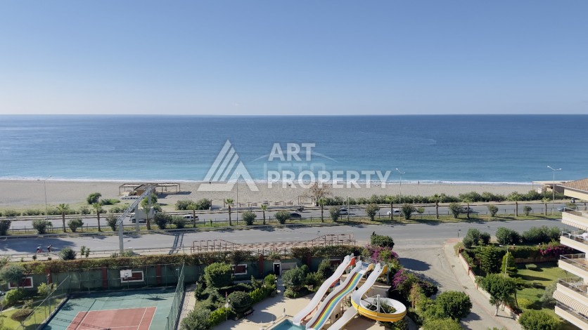 Видовая квартира 2+1 на первой береговой линии моря и рядом с речкой в районе Тосмур - Ракурс 2