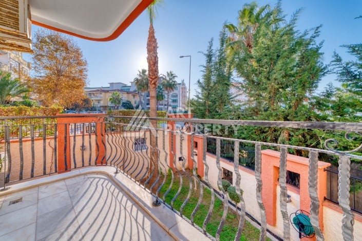 Дуплекс 4+1 с выходом в сад всего в 150 метрах от моря, 280 кв.м. Кестель, Алания. - Ракурс 13