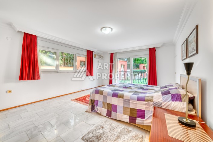 Дуплекс 4+1 с выходом в сад всего в 150 метрах от моря, 280 кв.м. Кестель, Алания. - Ракурс 18