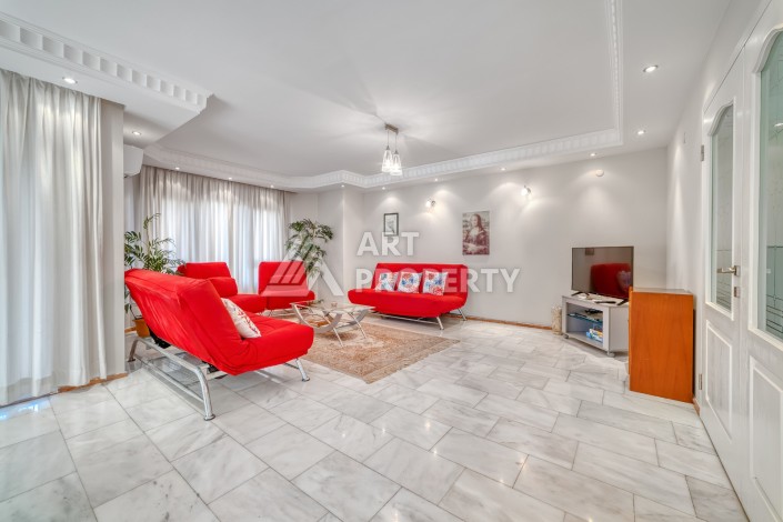 Дуплекс 4+1 с выходом в сад всего в 150 метрах от моря, 280 кв.м. Кестель, Алания. - Ракурс 27