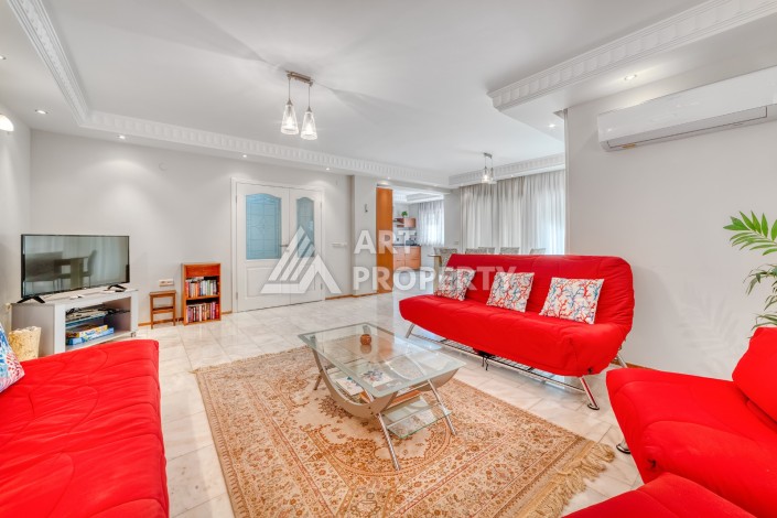 Дуплекс 4+1 с выходом в сад всего в 150 метрах от моря, 280 кв.м. Кестель, Алания. - Ракурс 35