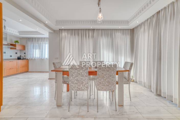 Дуплекс 4+1 с выходом в сад всего в 150 метрах от моря, 280 кв.м. Кестель, Алания. - Ракурс 40