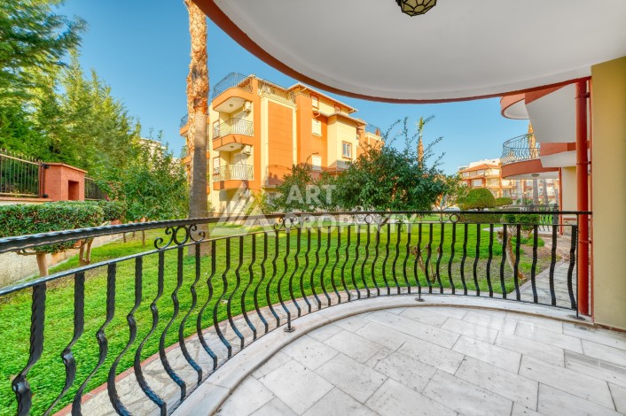 Дуплекс 4+1 с выходом в сад всего в 150 метрах от моря, 280 кв.м. Кестель, Алания. - Ракурс 50