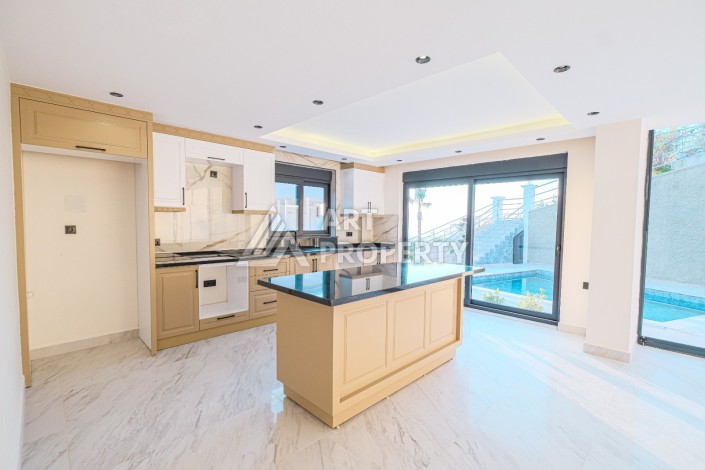 Вилла 4+1 с видом на море и приватным бассейном в районе Тепе, 450 кв.м. - Ракурс 3