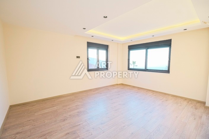 Вилла 4+1 с видом на море и приватным бассейном в районе Тепе, 450 кв.м. - Ракурс 5