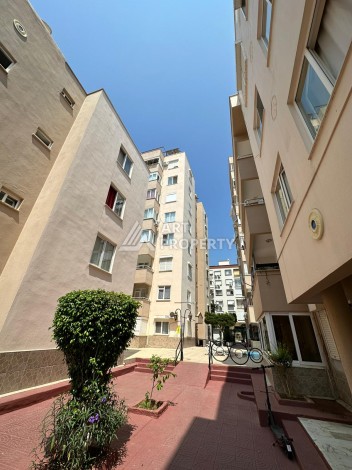 Продажа апартаментов планировкой 2+1 и площадью 130 м2 в 350 м от моря в зеленом районе Оба - Ракурс 4