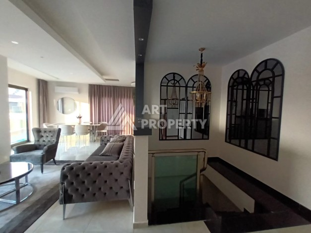 Дуплекс 3+1 с панорамным видом в Махмутларе, 220 кв.м. - Ракурс 2