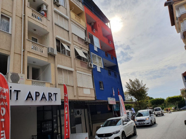 Просторная трехкомнатная квартира в центре Махмутлара, Алания, 120 м2 - Ракурс 2