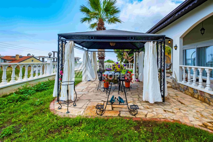 Вилла 2+1 с видом на море в резиденции 5 звезд в Каргыджаке, 130 кв.м. - Ракурс 7