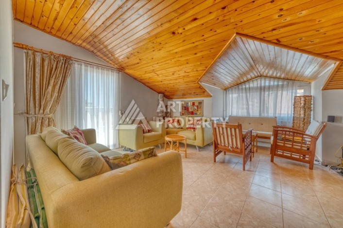 Светлый дуплекс 3+1 с видом на море в Тосмуре, 250 кв.м. - Ракурс 29