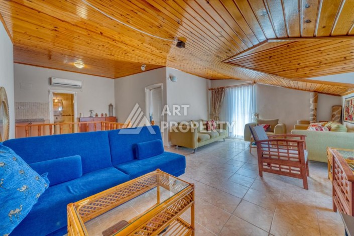 Светлый дуплекс 3+1 с видом на море в Тосмуре, 250 кв.м. - Ракурс 32