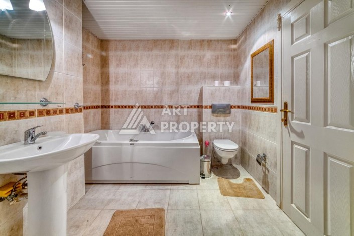 Дуплекс 3+1, 250м2, с видом на море в Тосмуре - Ракурс 40