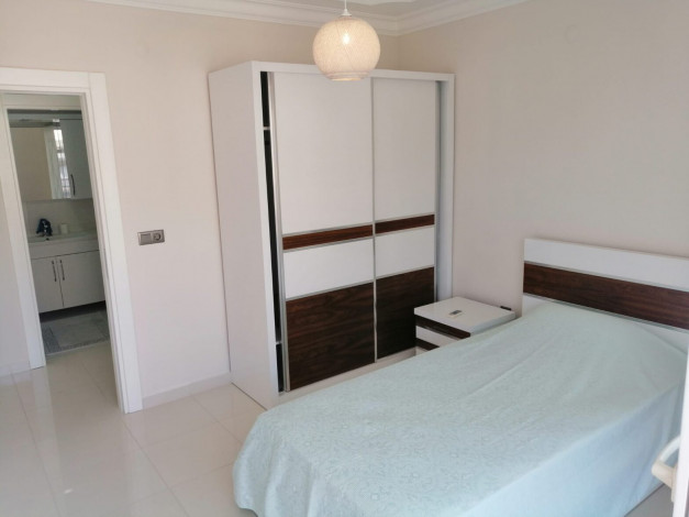 Двухкомнатная квартира с мебелью и шикарным видом на Торосские горы в центре района Оба, 110 м2 - Ракурс 14