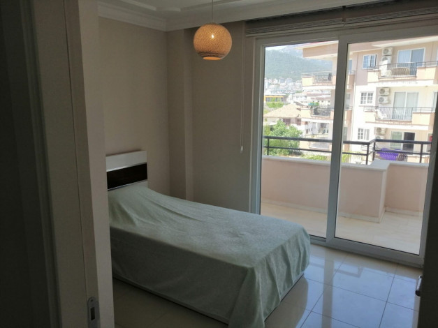 Двухкомнатная квартира с мебелью и шикарным видом на Торосские горы в центре района Оба, 110 м2 - Ракурс 16