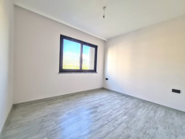 Трехкомнатная квартира с красивым видом на море и горы в Махмутлар, 180 м2 - Ракурс 2