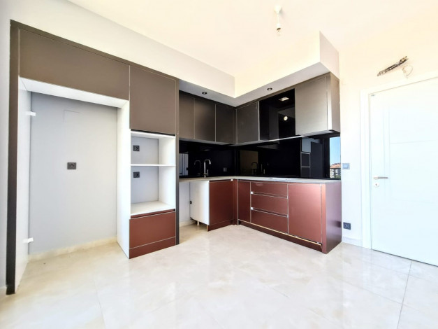 Трехкомнатная квартира с красивым видом на море и горы в Махмутлар, 180 м2 - Ракурс 11