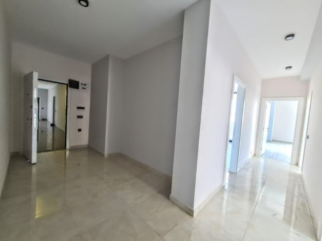 Четырехкомнатная квартира с красивым видом на море и горы в Махмутлар, 180 м2 - Ракурс 8