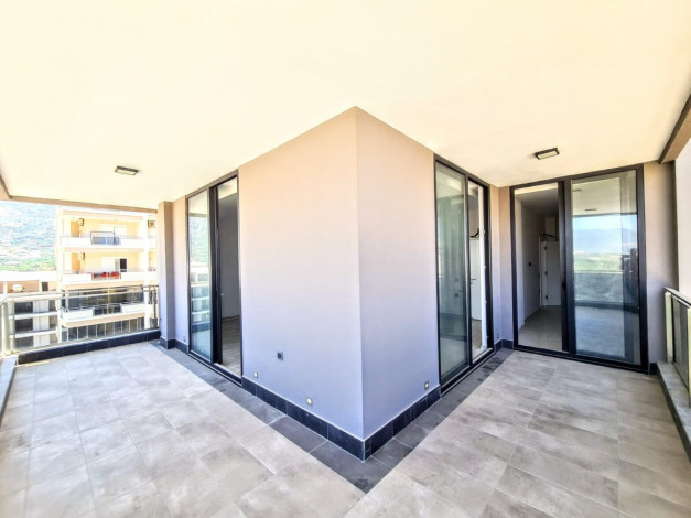 Четырехкомнатная квартира с красивым видом на море и горы в Махмутлар, 180 м2 - Ракурс 25