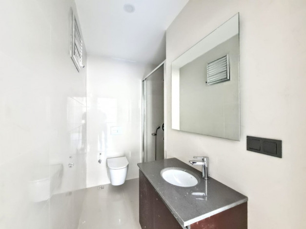 Четырехкомнатная квартира с красивым видом на море и горы в Махмутлар, 180 м2 - Ракурс 30