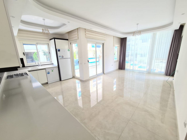 Апартаменты 2+1 в 250 метрах от моря в Махмутлар, 110 м2 - Ракурс 2