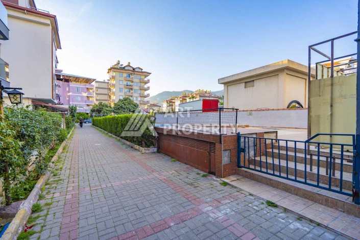 Трехкомнатная квартира 95 кв.м. в 550 метрах от моря в районе Оба - Ракурс 2