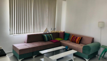 Двухкомнатная меблированная квартира на центральной улице Махмутлара, Алания,60 м2 - Ракурс 1