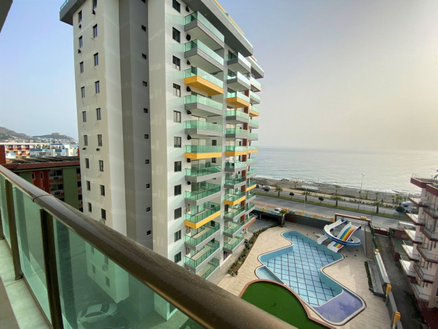 Шикарная квартира на первой береговой линии в Махмутларе, Алания, 85 м2 - Ракурс 24