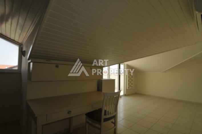 Дуплекс 4+1 в уютном комплексе, 180 кв.м. в районе Оба. Пожходит под ВНЖ и Гражданство - Ракурс 19