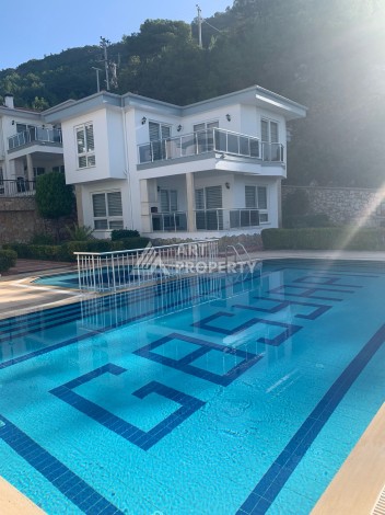 Вилла 3+1 с видом на море, 250 кв.м. в районе Бекташ - Ракурс 2