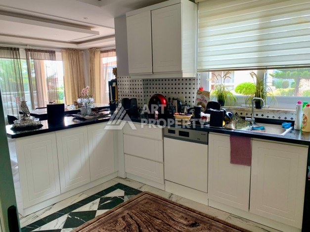 Вилла 3+1 с видом на море, 250 кв.м. в районе Бекташ - Ракурс 16