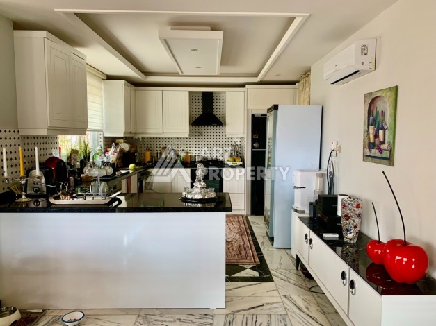 Вилла 3+1 с видом на море, 250 кв.м. в районе Бекташ - Ракурс 17