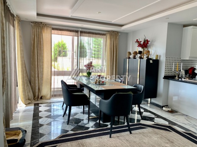 Вилла 3+1 с видом на море, 250 кв.м. в районе Бекташ - Ракурс 19