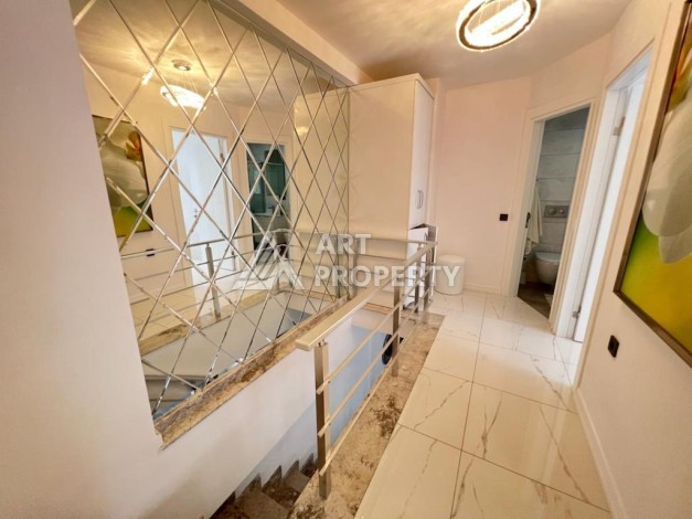 Дуплекс 3+1 с выходом в сад в самом центре Алании, 140 кв.м. - Ракурс 8