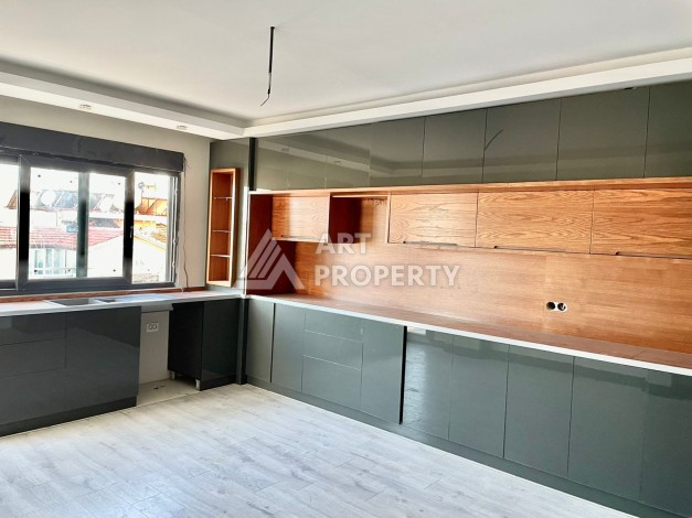 Квартира 3+1 с видом на море в центре Алании, 180 кв.м. - Ракурс 3