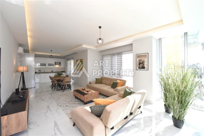 Светлая квартира 2+1 в центре Алании, 110 кв.м. - Ракурс 3