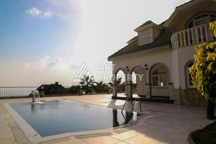 Роскошная вилла 4+1 с участком 525 кв.м. и бассейном. Тепе, Алания - Ракурс 4