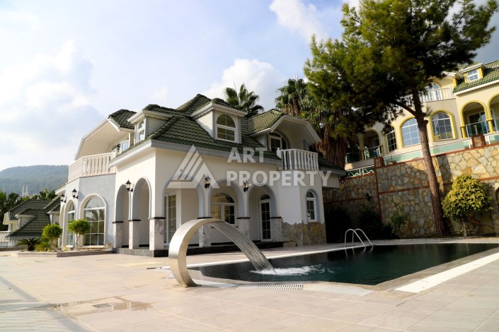 Роскошная вилла 4+1 с участком 525 кв.м. и бассейном. Тепе, Алания - Ракурс 5