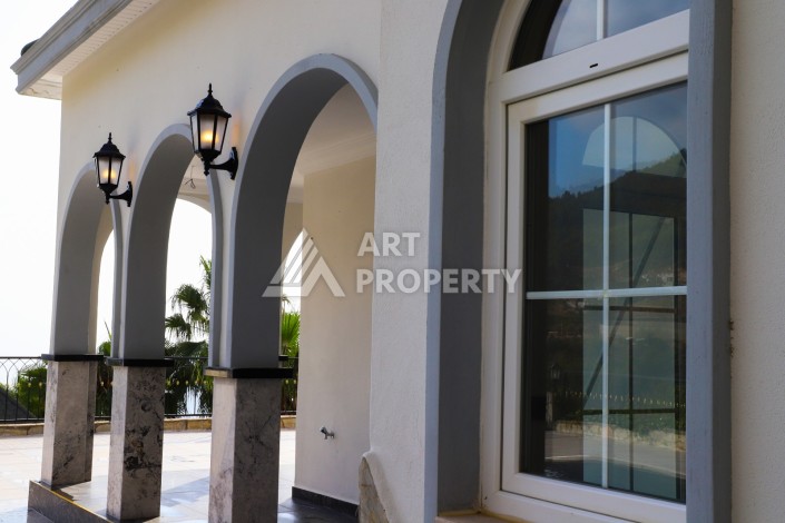 Роскошная вилла 4+1 с участком 525 кв.м. и бассейном. Тепе, Алания - Ракурс 6