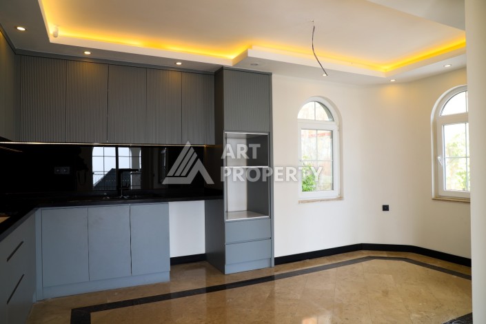 Роскошная вилла 4+1 с участком 525 кв.м. и бассейном. Тепе, Алания - Ракурс 15