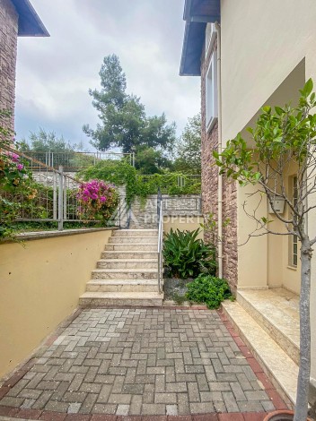 Меблированная вилла 2+1 в 5 минутах от центра, 150 кв.м в районе Тепе. Подходит под ВНЖ. - Ракурс 10